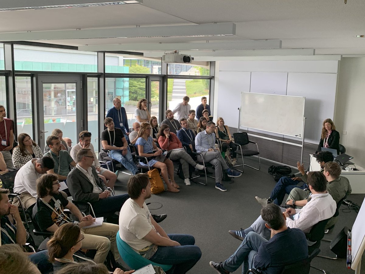 EMBLEvents's tweet image. 🗨️💡 Some great conversations during the well-attended lunch time panel discussions at #EMBLSingleMolecule
Panel 1️⃣: Single molecule genomics data analysis
Chair: Stirling Churchman
Panel 2️⃣: Single molecule microscopy data analysis
Chairs: Mounia Lagha, Dan Larson