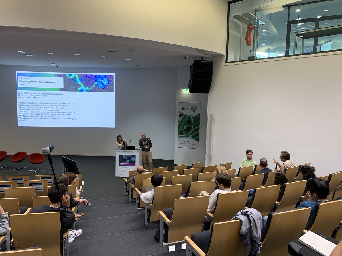 EMBLEvents's tweet image. 🗨️💡 Some great conversations during the well-attended lunch time panel discussions at #EMBLSingleMolecule
Panel 1️⃣: Single molecule genomics data analysis
Chair: Stirling Churchman
Panel 2️⃣: Single molecule microscopy data analysis
Chairs: Mounia Lagha, Dan Larson