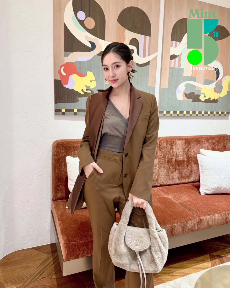 kyoto156's tweet photo. เฉียบ✨

#bellacampen #เบลล่าราณี 
#BellaCampen #FENDIxBELLA 
#FENDI #BellaxFendi #Fendiambassador
#FendiFW25
@fendi
#MintMagTH https://t.co/QC4WjSbTOK