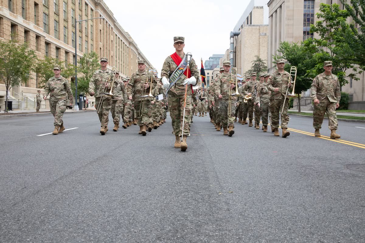ARNGDirector's tweet image. Here is a quick shout-out to the members of the Guard Nation! Whether you are Soldiers from the Idaho National Guard showcasing your demolition prowess, the Wyoming National Guard volunteering in your local communities, or the New York Army National Guard representing the Guard…