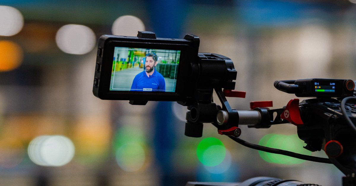 SamsungSC's tweet image. We&apos;re thrilled to host @FoxNews today for a live look inside our state-of-the-art home appliance manufacturing facility. They&apos;re here to share the inspiring story of small-town America — and the role Samsung has played in helping #NewberrySC thrive.