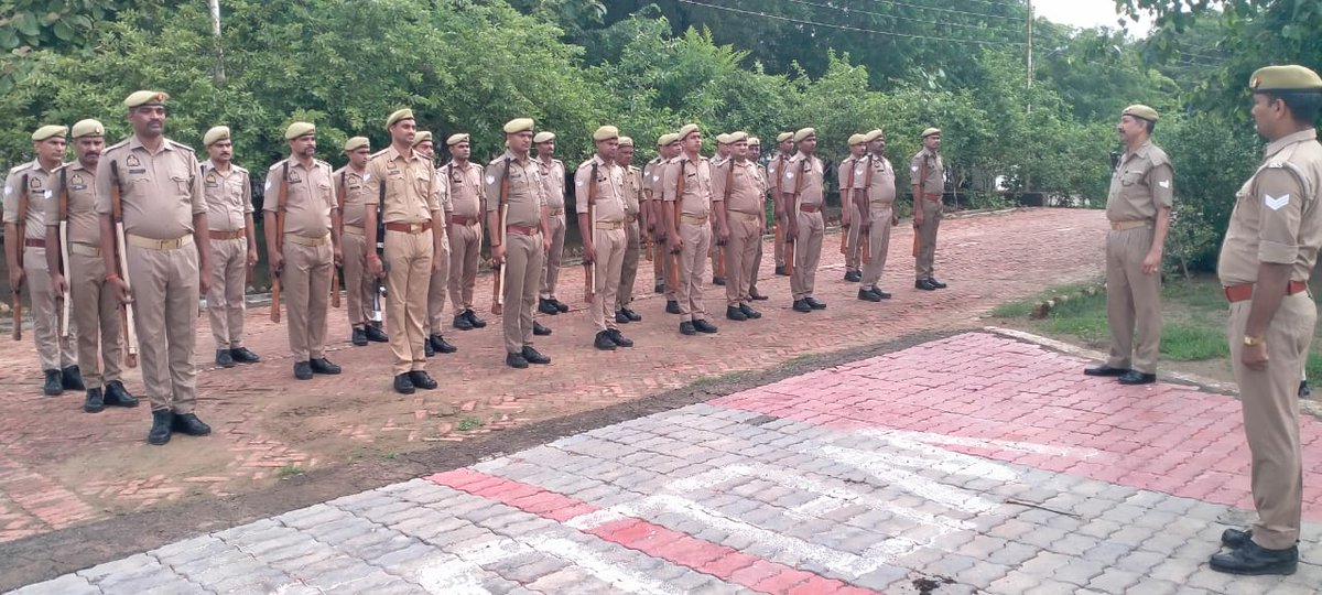 दिनाँक 17.07.25 को पुलिस प्रशिक्षण विद्यालय, कालपी, जालौन मे संस्था मे नियुक्त अधिकारीगण व कर्मचारीगण द्वारा विभिन्न स्थानो से आए आईटीआई प्रशिक्षको को 02 दिवसीय कार्यशाला आयोजित कर प्रशिक्षण दिया गया ।
