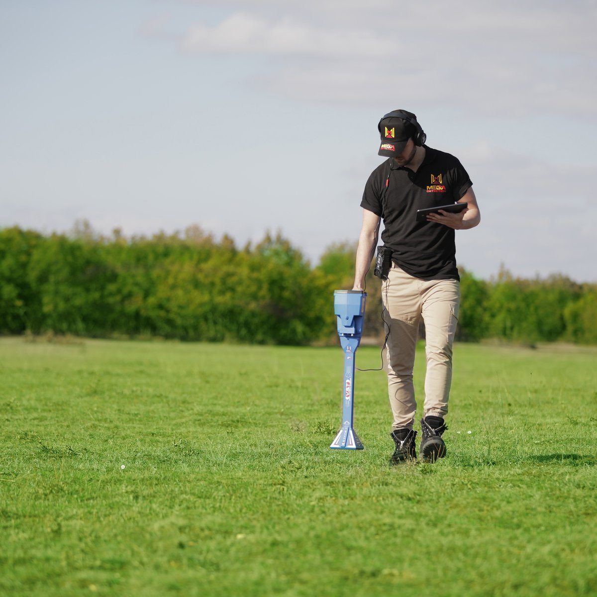 MegaDetection20's tweet image. Discover treasures with the Gold Star 3D Scanner!  Featuring 8 advanced search systems, including patented 3D ground scanning, it detects depths up to 50 meters.  Ideal for both beginners and pros.  #goldstar3dscanner #megadetection