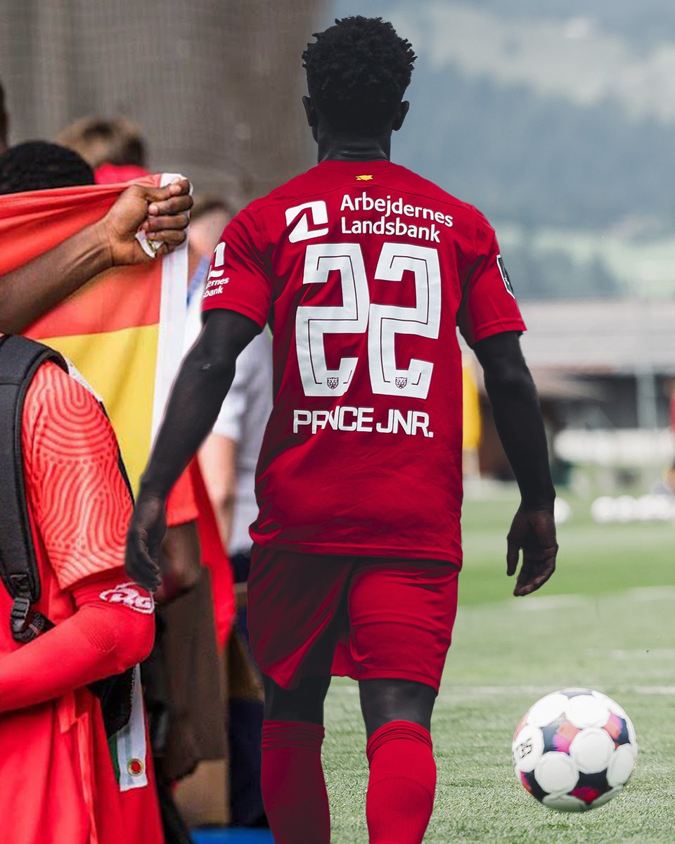 FCNordsjaelland's tweet image. 𝐴𝑐𝑎𝑑𝑒𝑚𝑦 𝑡𝑜 𝑆𝑢𝑝𝑒𝑟𝑙𝑖𝑔𝑎: 𝐏𝐫𝐢𝐧𝐜𝐞 𝐀𝐦𝐨𝐚𝐤𝐨 𝐉𝐮𝐧𝐢𝐨𝐫 ☄️🇬🇭

18 years old and now an official part of FCN’s Superliga team - The Ghost Town Boy has arrived in Farum!👏🐯

Curious about who Prince Amoako Junior is - Read more👇
fcn.dk/nyheder/2025/j…
#sldk