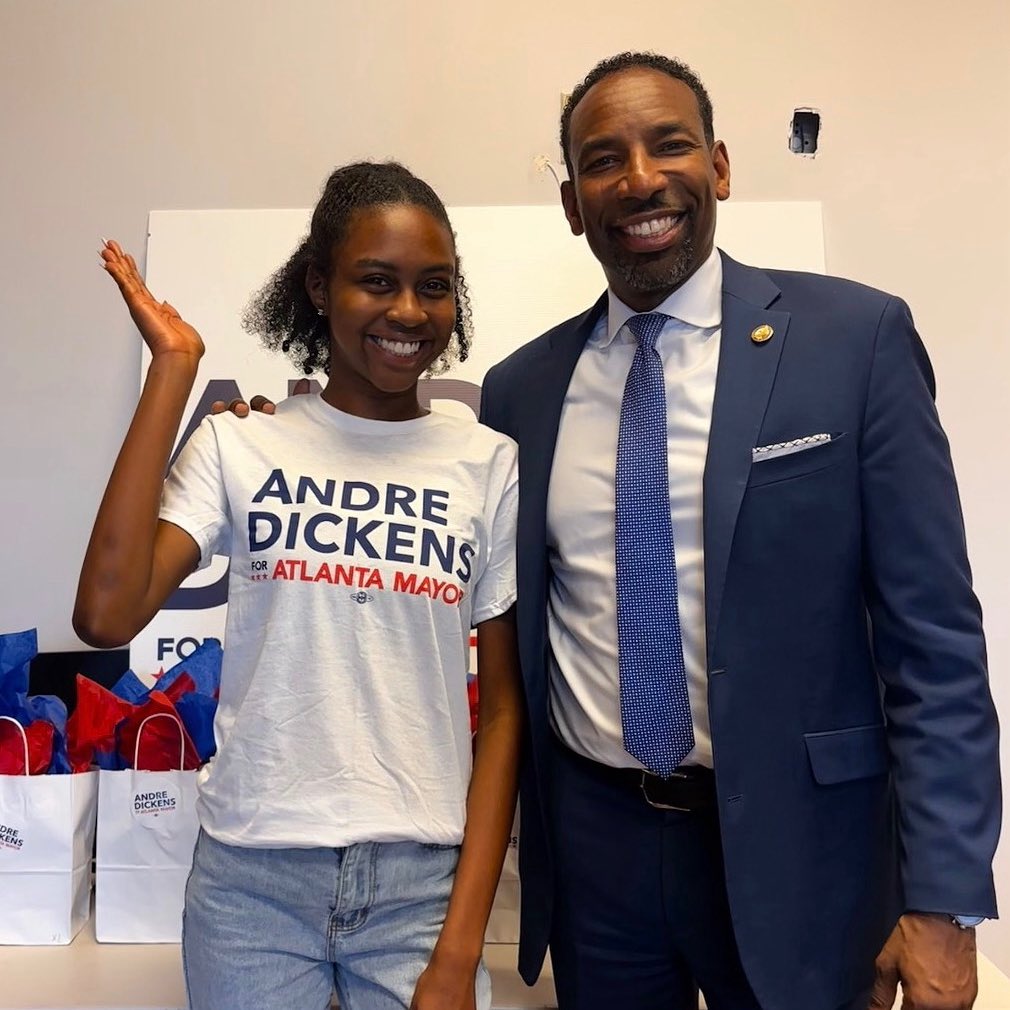 SpelmanCollege's tweet image. Leah Arnold, C’2026, is using her voice and values to drive change. The rising senior economics major has served at the Georgia State Capitol with Rep. Bryce Berry, leading outreach efforts like food giveaways and civic engagement events. This summer, she’s continuing her…