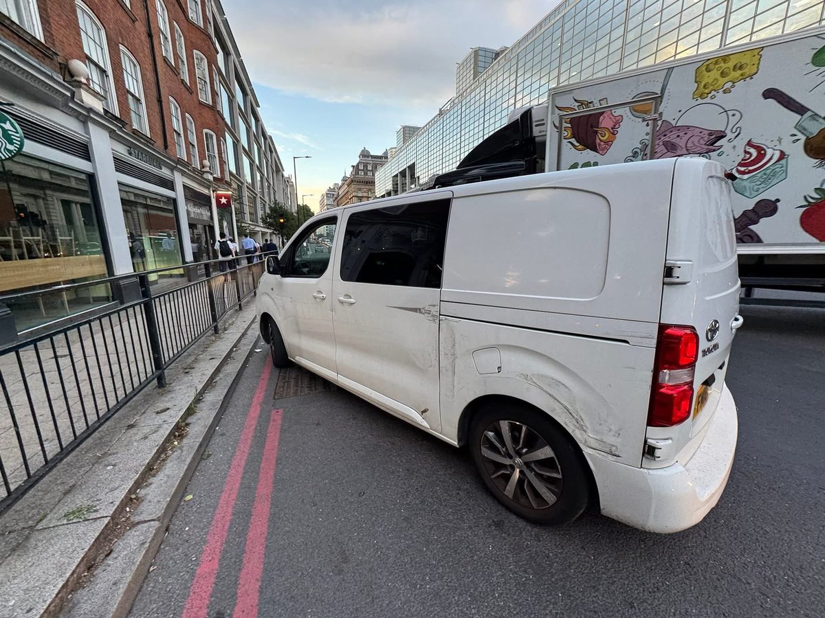 mwhitehousegb's tweet image. Decided I F**king hate London and I thought yesterday was going to be a good day until I get Stevie Wonder in a van.