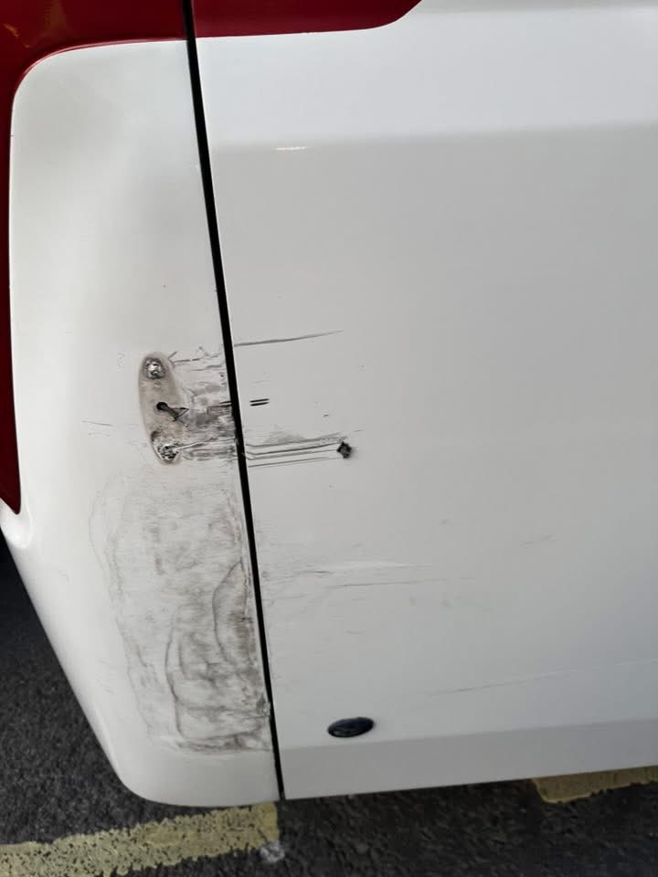 mwhitehousegb's tweet image. Decided I F**king hate London and I thought yesterday was going to be a good day until I get Stevie Wonder in a van.
