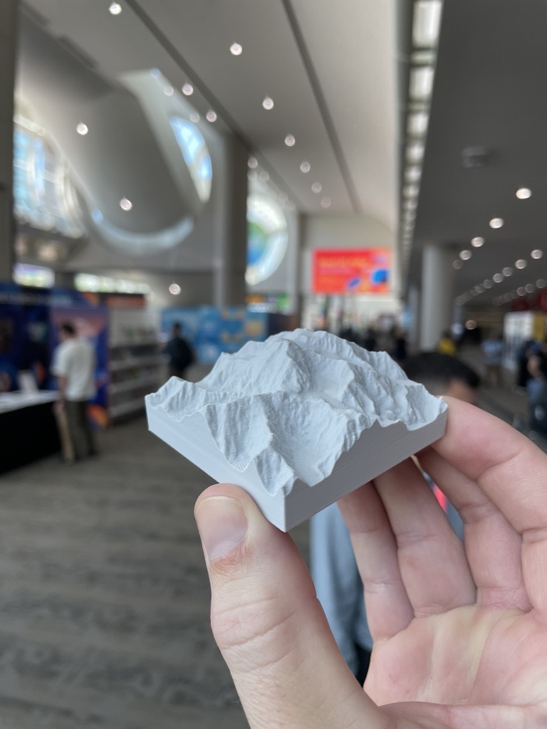 ArcGISStoryMaps's tweet image. Some teams give away buttons.
But @WarrenDz on the #StoryMaps team brings the good stuff — if you get here early. Visit us in the expo.
#EsriUC2025