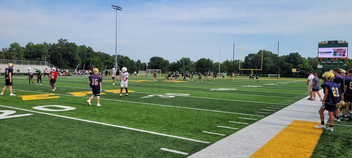 pHalfacre_STL's tweet image. Here in Lindbergh for a four-team scrimmage between Lindbergh, Althoff, Lift for Life and Orchard Farm