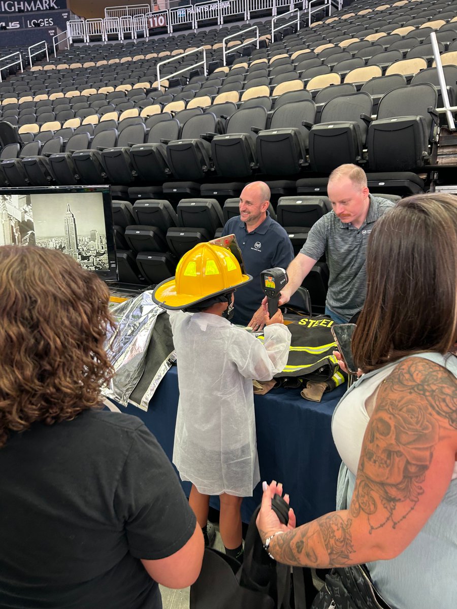 U_S_Steel's tweet image. We had a blast at Science at Play with @PPG and @pensfoundation! 🧪⚙️
Our #USSteel team showcased safety, sustainability & STEM — from car crash tests to safety gear try-ons and more!
Inspiring the next generation of steelmakers starts here.
Learn more: xapp.uss.com/member/post/st…