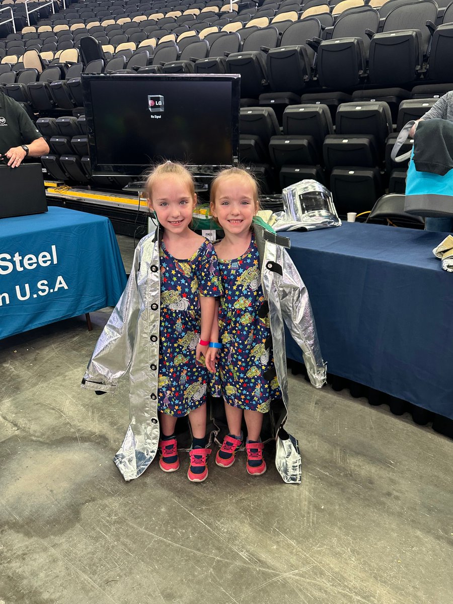U_S_Steel's tweet image. We had a blast at Science at Play with @PPG and @pensfoundation! 🧪⚙️
Our #USSteel team showcased safety, sustainability & STEM — from car crash tests to safety gear try-ons and more!
Inspiring the next generation of steelmakers starts here.
Learn more: xapp.uss.com/member/post/st…