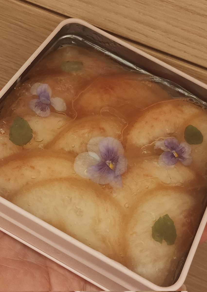 𝕏のRP企画で当選した
ひんやり缶 白桃🍑を
受け取ってきた！🎁

エディブルフラワーもオシャレでかわち❤

想像してたより小ぶりだったので、
全然1人でペロリ😋🍴✨
桃を沢山感じれて幸せ～💞

RP企画は21日まで毎日やってるらしいから、
お店に取りに行けそうな人は挑戦してみて‼️

<a href="/roytosilo/">RoytoSilo🐧ロイトシロ歌舞伎町夜パフェ屋(日曜昼営業)</a>