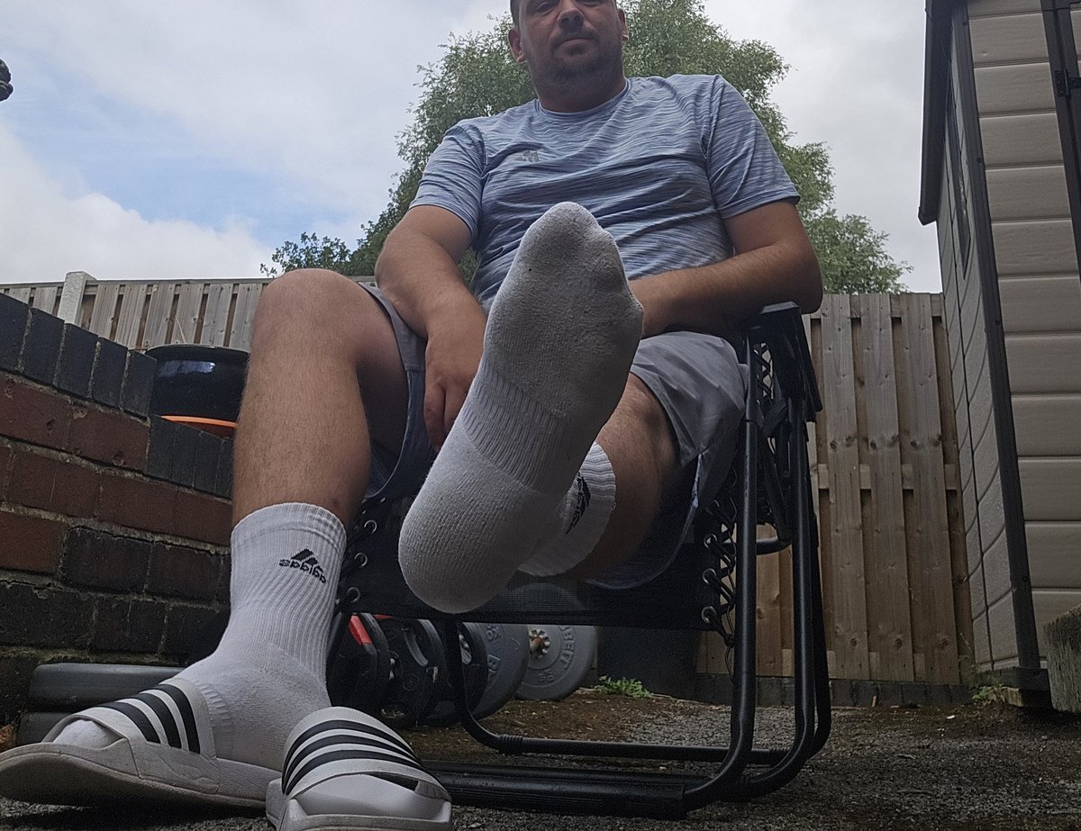 They stink pigs only right that they get rammed in your snout #cashfag #alphafeet #socksub #malefeet