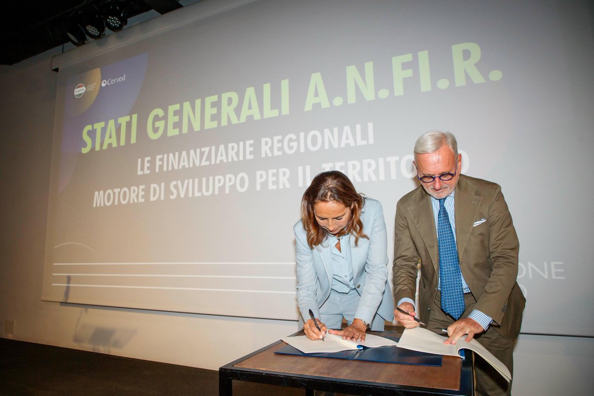 icsc_spa's tweet image. Rafforzare il legame tra finanza pubblica nazionale e regionale per sostenere progetti di sviluppo nei settori dello sport, della cultura e della rigenerazione urbana.

È questo l’obiettivo del Protocollo d’Intesa firmato oggi tra ICSC e ANFIR.