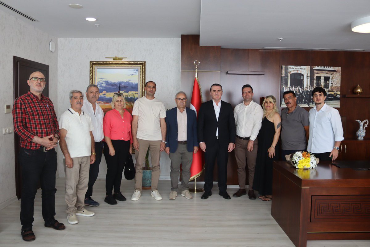 Kars Ardahan Iğdır Kültür ve Yardımlaşma Derneği Onursal Başkanı Serkan Kaya, Dernek Başkanı Atilla Erekinci ve dernek yönetimi, Kaymakamımız Mehmet Yıldız’a ziyartte bulundular.