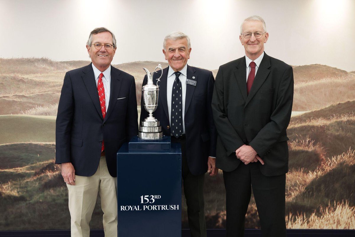 USAmbUK's tweet image. Dunluce Links @royalportrush is one of the most challenging golf courses in the world. It’s also one of the most beautiful. @USAmbIreland Edward Walsh and I joined tens of thousands of fellow Americans at the 153rd @TheOpen Championship to cheer on our golfers!
