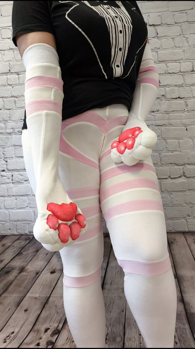 Irbis_Midnay's tweet image. Angel Dust Full Set
Measurements:
Waist: 70–130 cm
Inseam: 76 cm
Waist to heel: 115 cm (can be shortened)
💖 Made with love and perfect for cosplay or lounging in character!
!!!PRICE REDUCED!!!
💰 Price: 550$
+ shipping
📩 DM @IrbisMidnay to adopt this cutie!