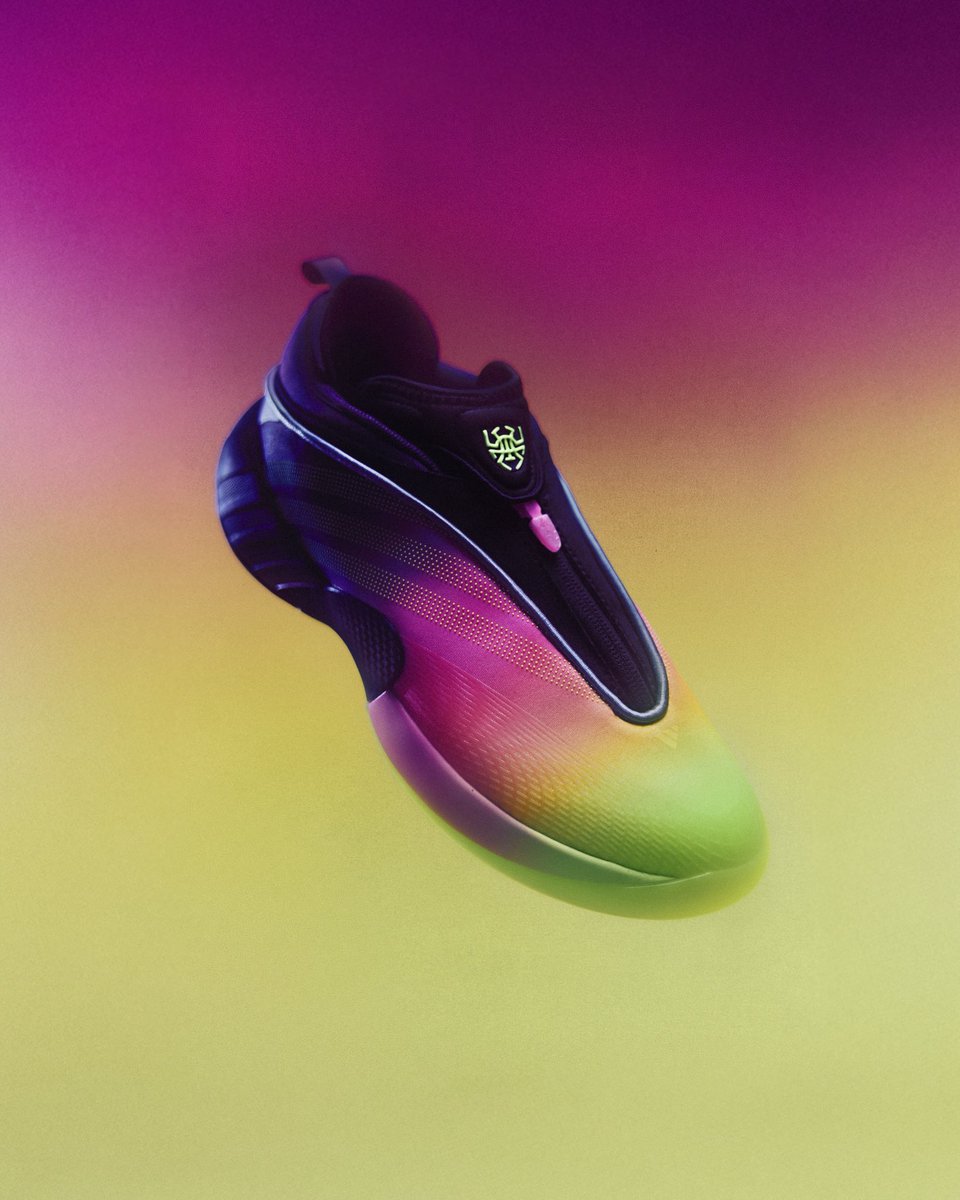 adidasHoops's tweet image. D.O.N. Issue #7 is now available worldwide.
Cop a pair at a store near you.