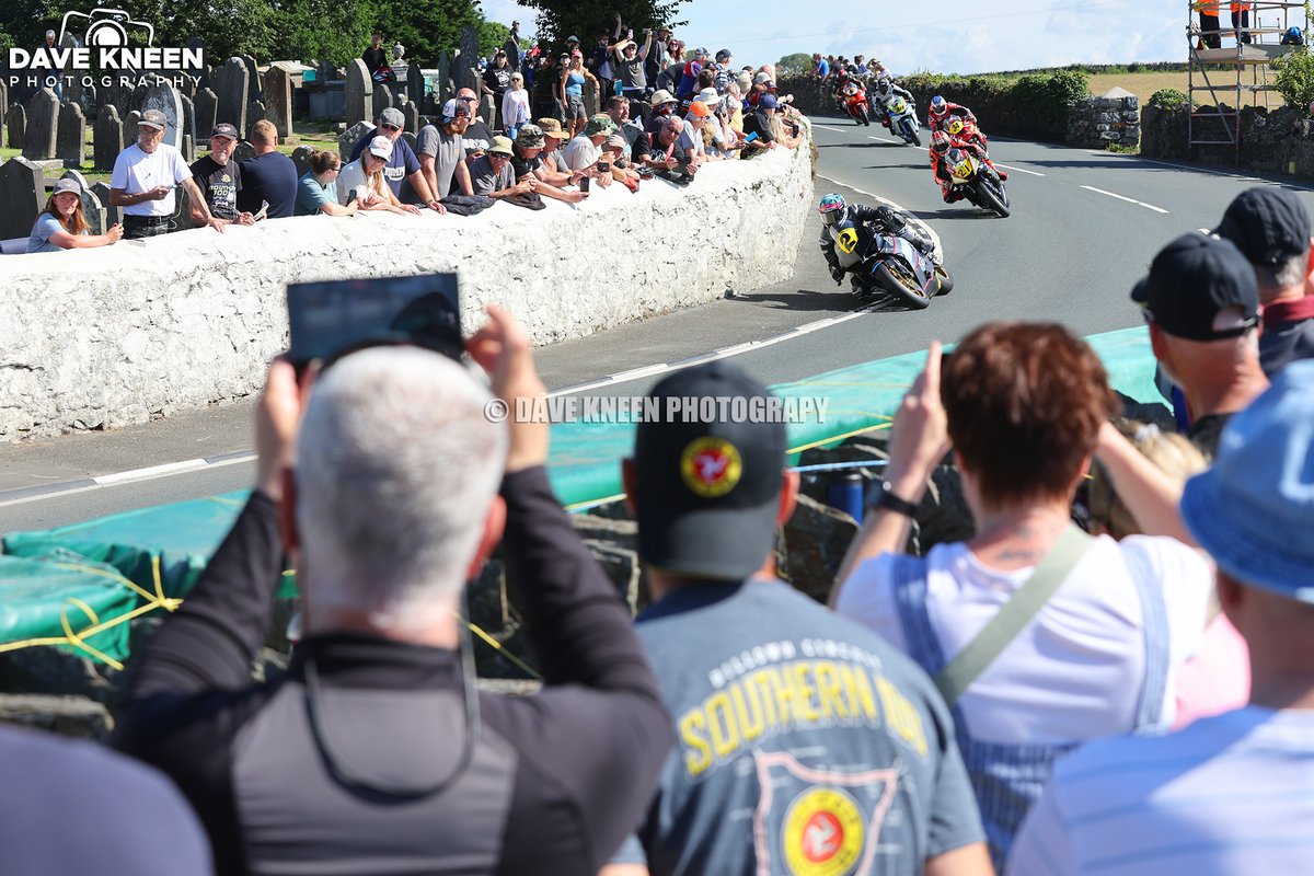 davekneen's tweet image. It was great to see so many spectators around the course at last week's @S100isleofman! #roadracing #isleofman @visitisleofman