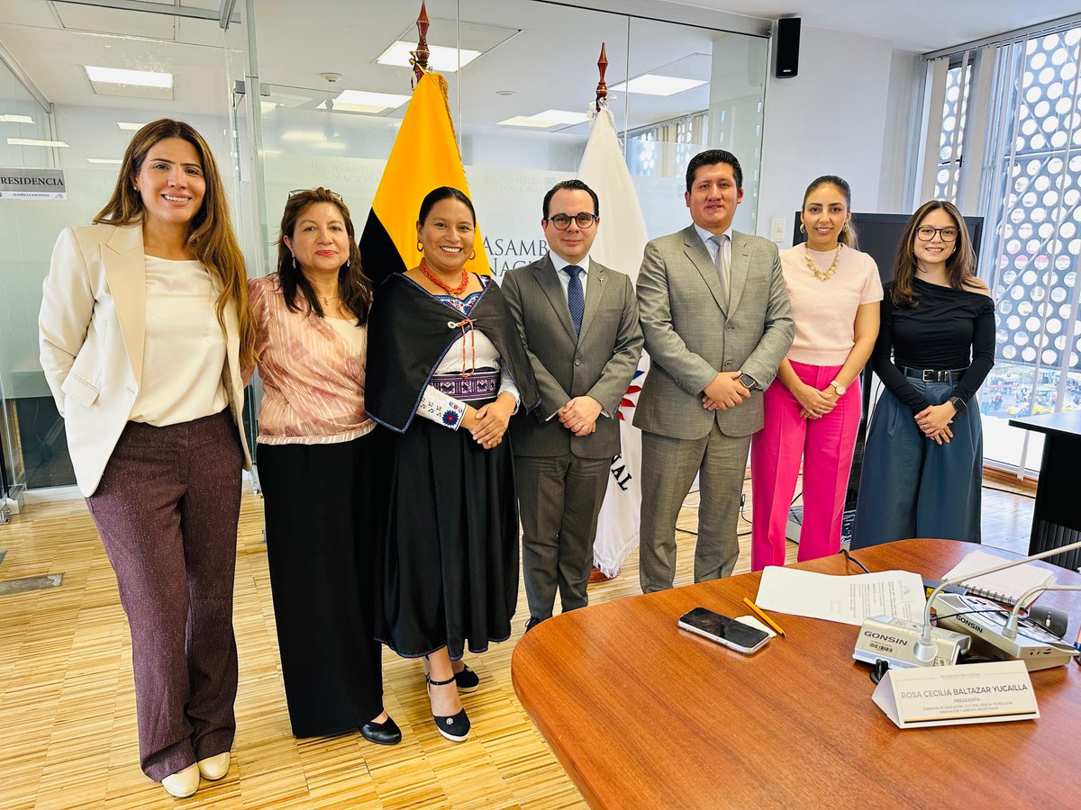 16 de julio de 2025
En la <a href="/EducacionAN/">CECCYT</a>, se recibió observaciones técnicas para los proyectos de:
✅Ley sobre uso y regulación de Tecnologías Blockchain:
- Superintendencia de Bancos
- Dr. Edwin Mejía
✅ Ley de Inteligencia Artificial:
- Fundación KISTH
- UDLA y FLACSO
- SPDP