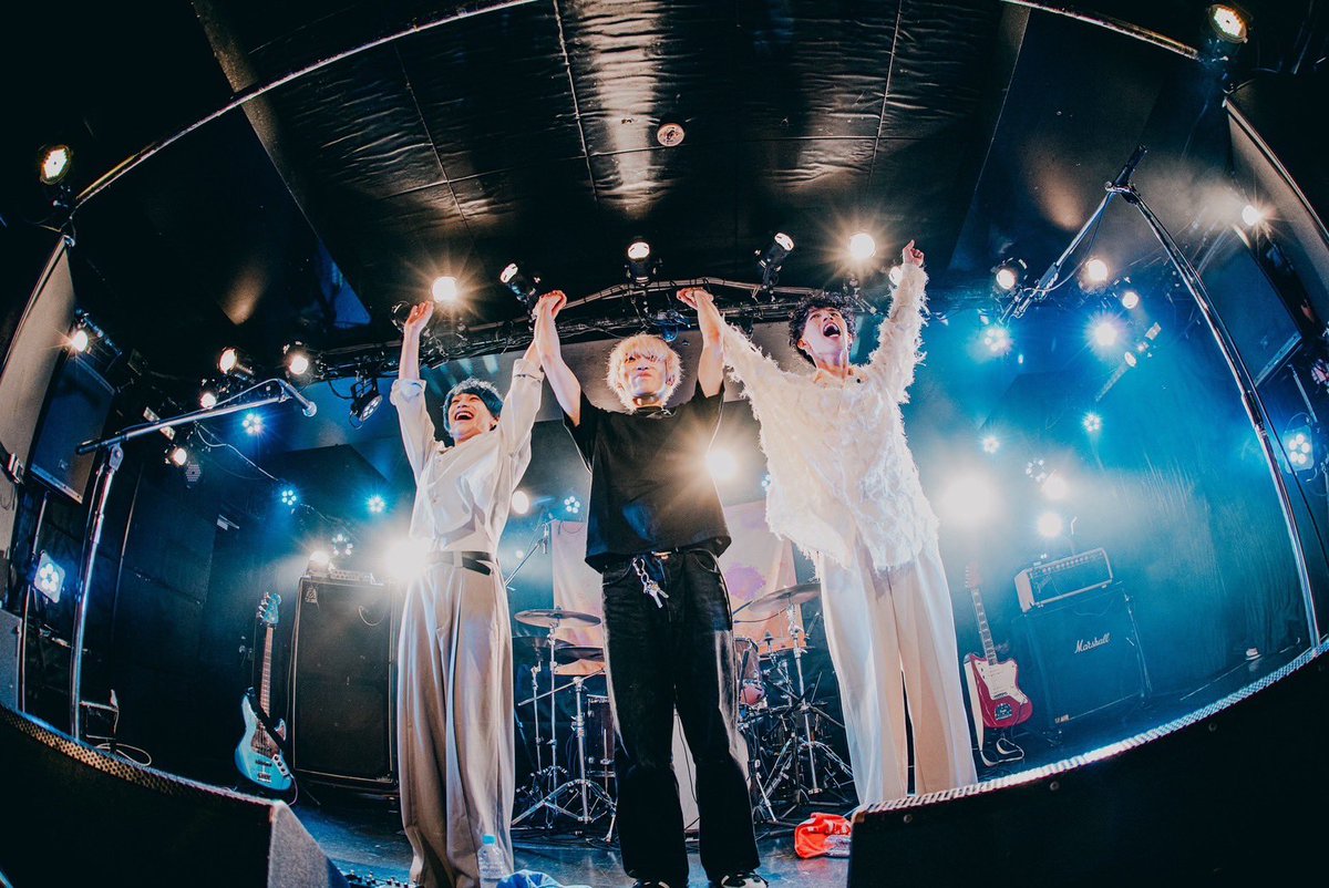 取り急ぎ！
ツアーファイナル東京
ほんとにほんとにありがとう！！！！

📸 <a href="/music_1833/">Ayaka. /Photographer</a>