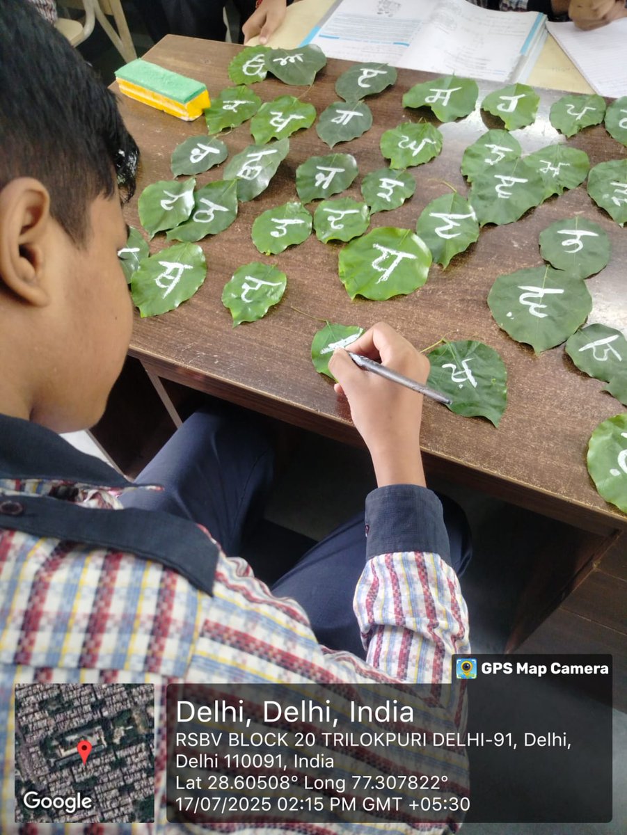 SBV1002010TP20's tweet photo. Students explored India's rich linguistic heritage &amp; embraced unity in diversity. Day 7
#BhartiyaBhasha #LanguageCamp #SBVDelhi #EkBhashaAur https://t.co/jfjdXxVRaU