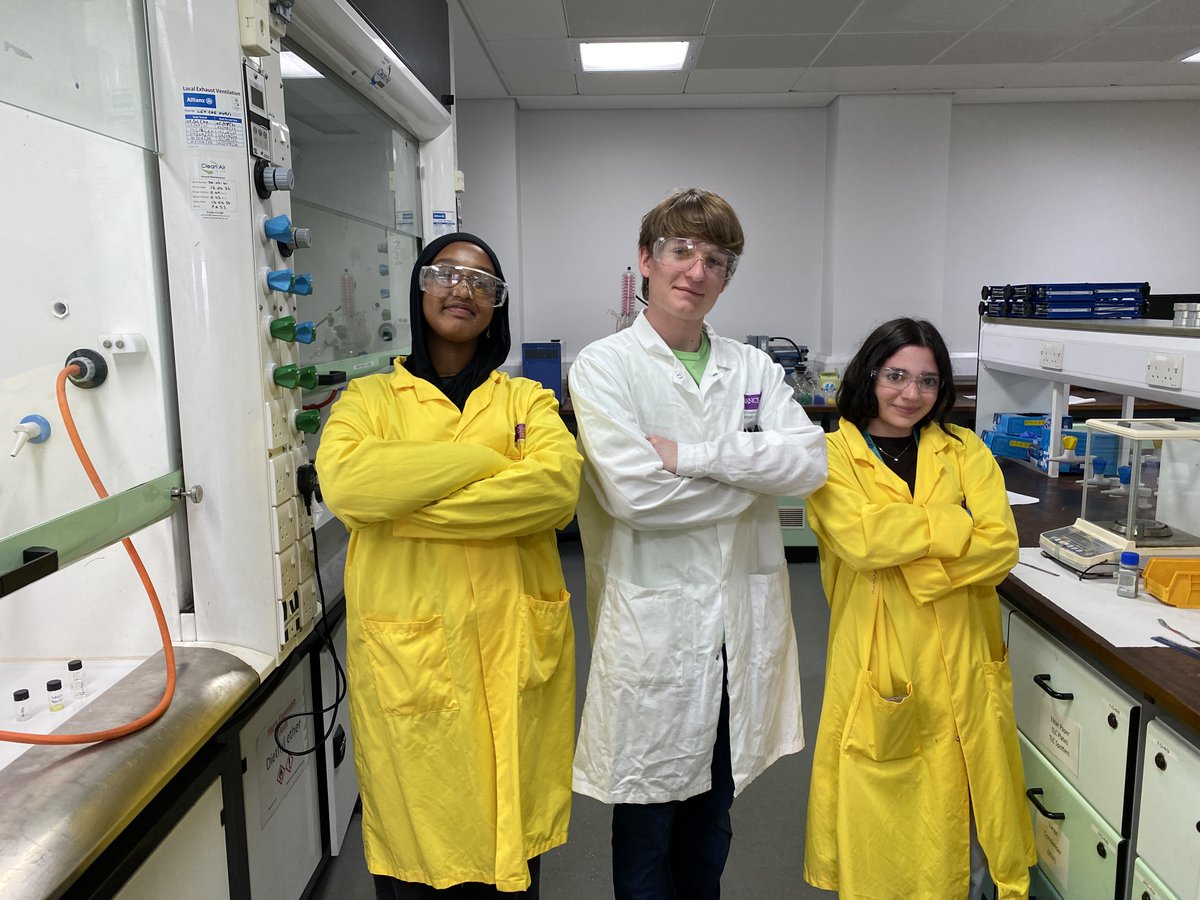 Xaverian College (@xaveriansfc) on Twitter photo From Bunsen burners to breakthroughs - A day in the life of a university chemist π¦ π§ͺ
Year 12 Chemistry students recently had the exciting opportunity to attend a Synthesis, Spectroscopy and Chromatography Day at the University of Manchester School of Chemistry π From Bunsen burners to breakthroughs - A day in the life of a university chemist π¦ π§ͺ
Year 12 Chemistry students recently had the exciting opportunity to attend a Synthesis, Spectroscopy and Chromatography Day at the University of Manchester School of Chemistry π