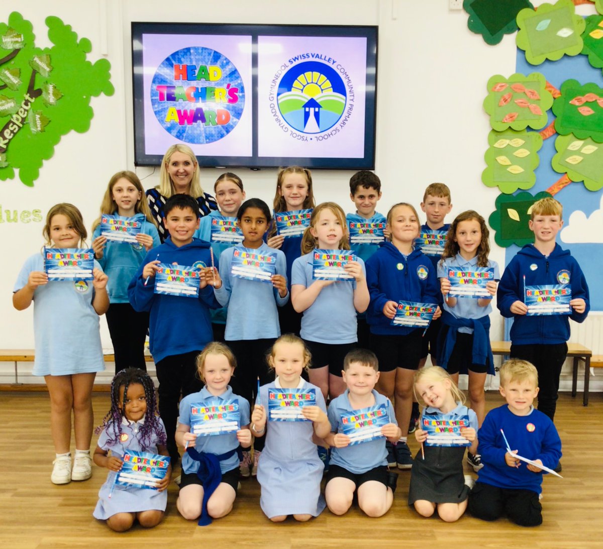 SwissValleyCP's tweet image. Congratulations to all our children who were celebrated at our Head Teacher’s Award and Celebration Assembly this afternoon! Da iawn pawb - we are very proud of you all! 👏🏻🌟🎉