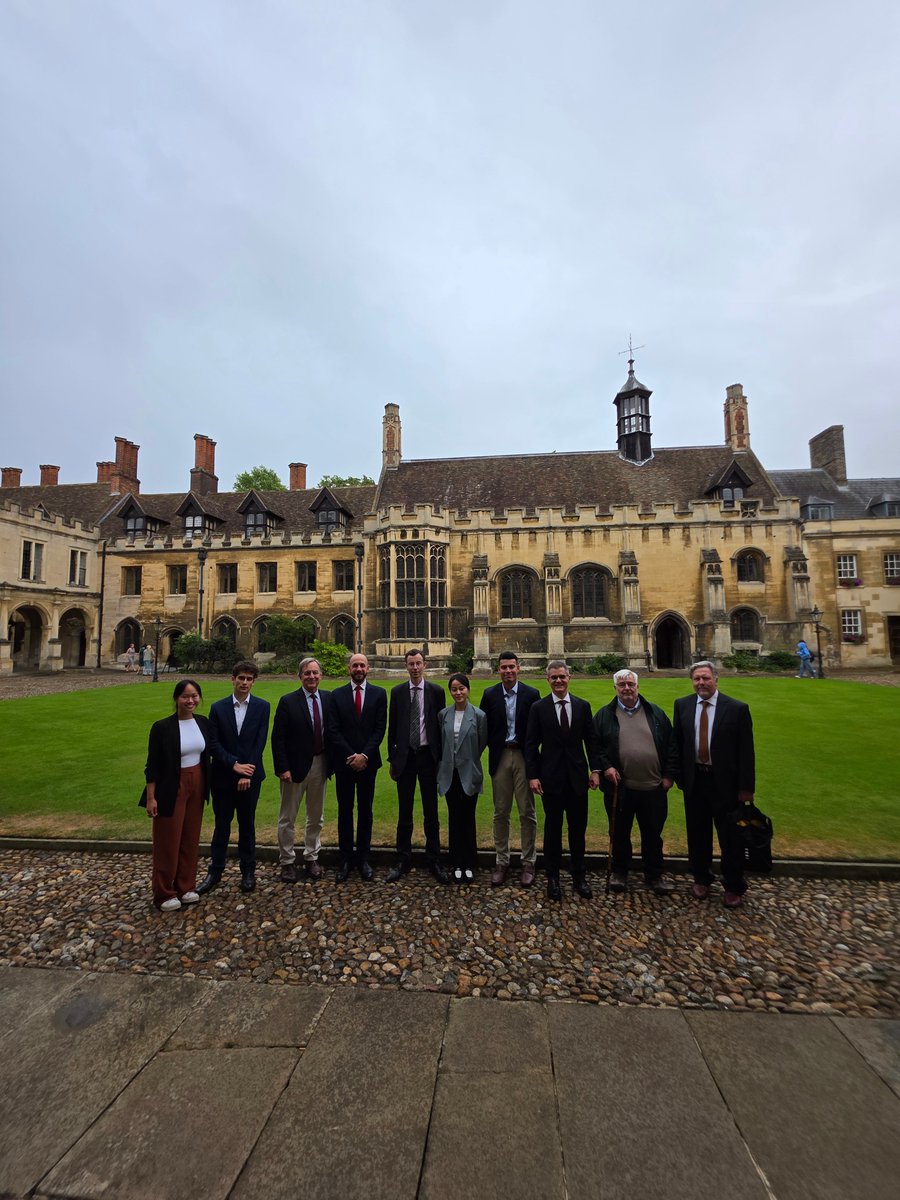 CamGeopolitics's tweet image. Enormous thanks to @Horizons_CIRSD, @CIRSD for co-hosting the 'Future of Warfare' this week.
The Centre gathered insights on war within the current geopolitical landscape from a roundtable of experts, and looks forward to collaborating again.