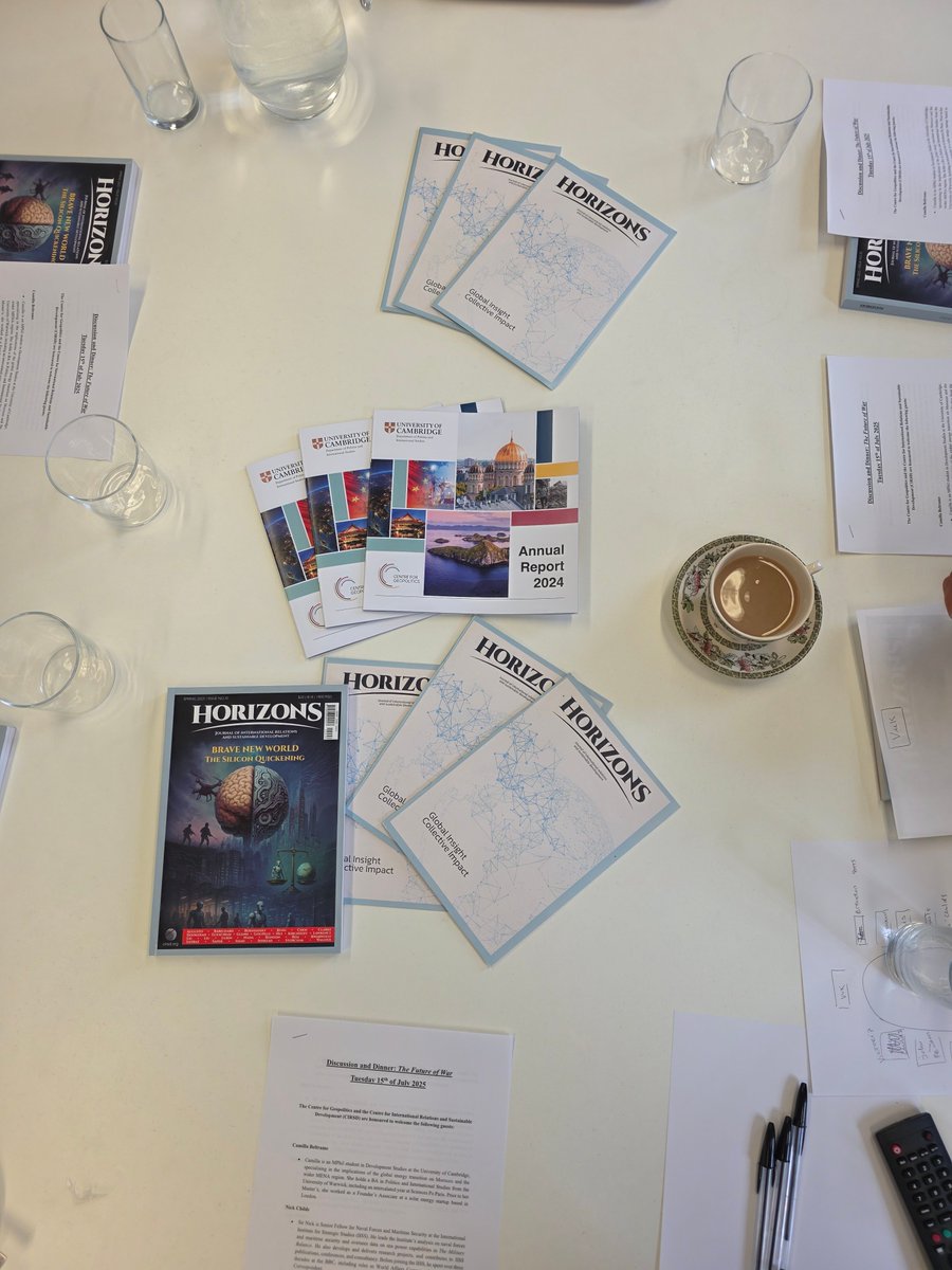 CamGeopolitics's tweet image. Enormous thanks to @Horizons_CIRSD, @CIRSD for co-hosting the 'Future of Warfare' this week.
The Centre gathered insights on war within the current geopolitical landscape from a roundtable of experts, and looks forward to collaborating again.