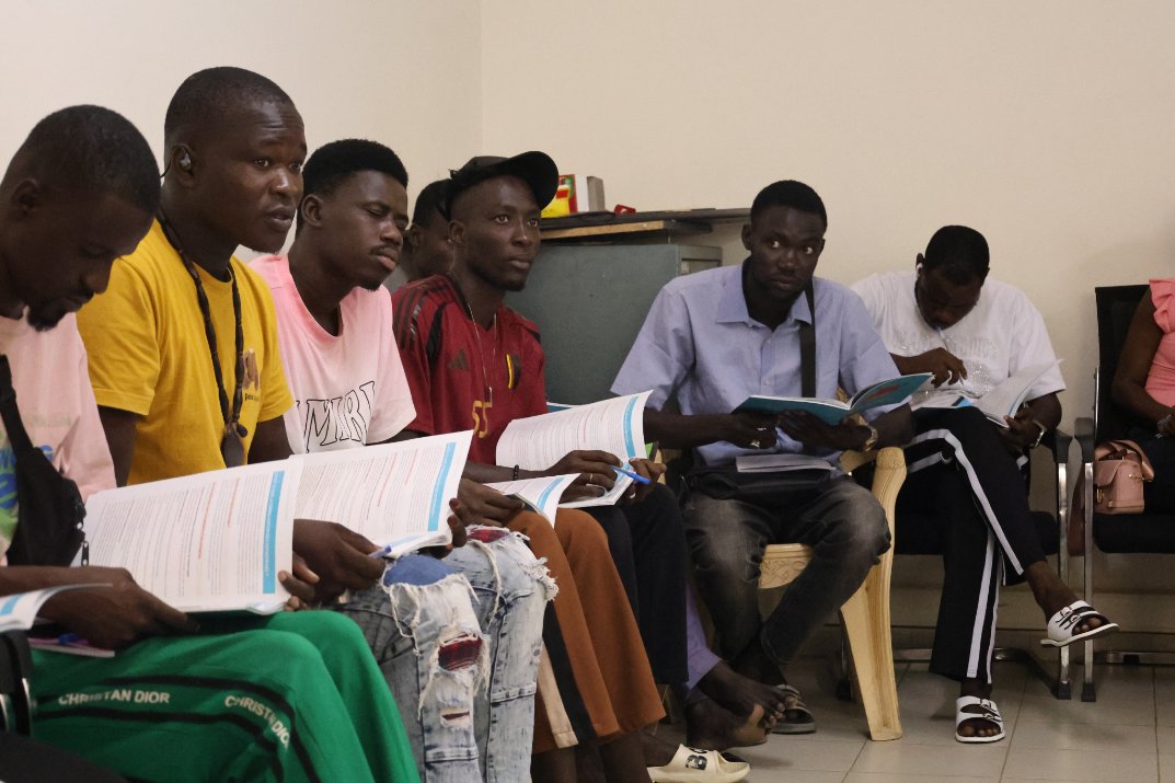 ILO Senegal (@ilosenegal) on Twitter photo 🚀Sessions de formation #Formalisezvotreentreprise- FVE avec 250 jeunes artisans à Parcelles Assainies, Guédiawaye et Ngaay. Une étape clé du programme pilote sur le #StatutEntreprenant, porté par le projet #ADIJEFE de <a href="/IloSenegal/">ILO Senegal</a>, en partenariat avec l’<a href="/APDA/">APDA</a> et l’<a href="/AICS/">AlejandroIván</a>.
#Emploi 🚀Sessions de formation #Formalisezvotreentreprise- FVE avec 250 jeunes artisans à Parcelles Assainies, Guédiawaye et Ngaay. Une étape clé du programme pilote sur le #StatutEntreprenant, porté par le projet #ADIJEFE de <a href="/IloSenegal/">ILO Senegal</a>, en partenariat avec l’<a href="/APDA/">APDA</a> et l’<a href="/AICS/">AlejandroIván</a>.
#Emploi