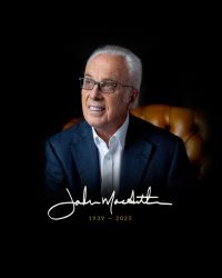 Pastor John MacArthur (1939-2025) wrote his last chapter this week, so I reminisced about “John MacArthur and the Junior High Retreat.” Read my blog: urgentink.typepad.com/pails/2025/07/…