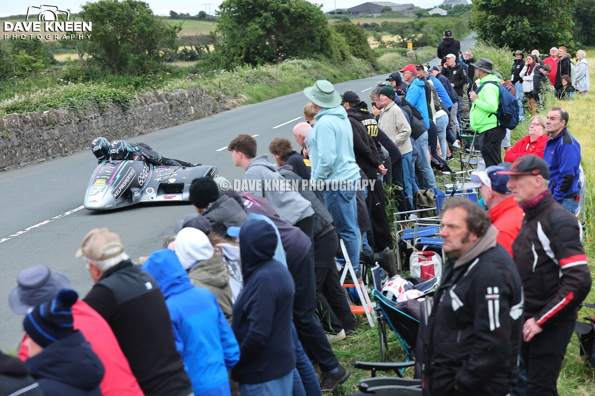 davekneen's tweet image. It was great to see so many spectators around the course at last week's @S100isleofman! #roadracing #isleofman @visitisleofman