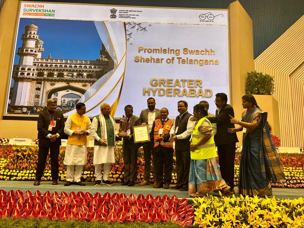 gadwalvijayainc's tweet image. Thrilled to announce Greater Hyderabad ranks 6th among 4,500+ cities in the Swachh Survekshan Rankings 2025, conducted by the Ministry of Housing and Urban Affairs (MoHUA) under the Swachh Bharat Mission (SBM). 🏆 A huge applaud to our dedicated team Commissioner RV Karnan Garu &…