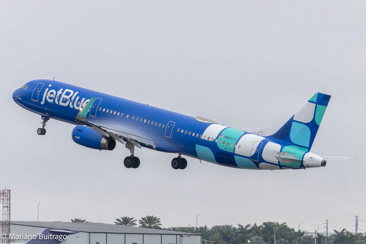 JetBlue Airways Airbus A320-231 N983JT departing runway 28R at Ft. Lauderdale / Hollywood International Airport (FLL) operating flight JBU857 to Phoenix (PHX) on 23 January 2025. Part of my #flap2025 collection. <a href="/JetBlue/">JetBlue</a> <a href="/FLLFlyer/">Fort Lauderdale-Hollywood Int'l Airport (FLL)</a>