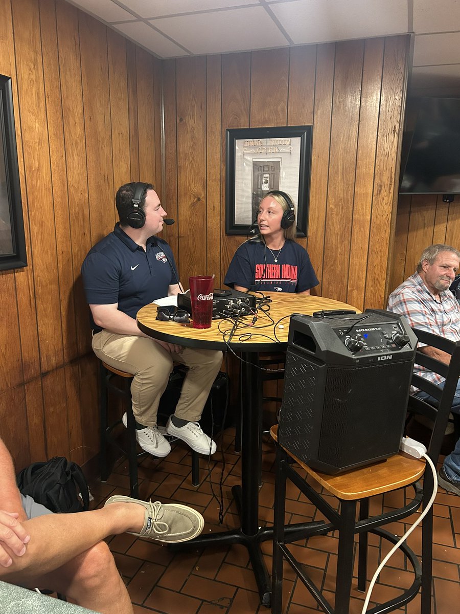 RANDA (@randad21) on Twitter photo <a href="/usiwbb/">USI Womenโs Basketball</a> Kicked off our first #RickSteinRadioShow of the 2025 seasonโผ๏ธThank you Hilltop Inn for hosting our awesome fansโผ๏ธ <a href="/usiwbb/">USI Womenโs Basketball</a> Kicked off our first #RickSteinRadioShow of the 2025 seasonโผ๏ธThank you Hilltop Inn for hosting our awesome fansโผ๏ธ