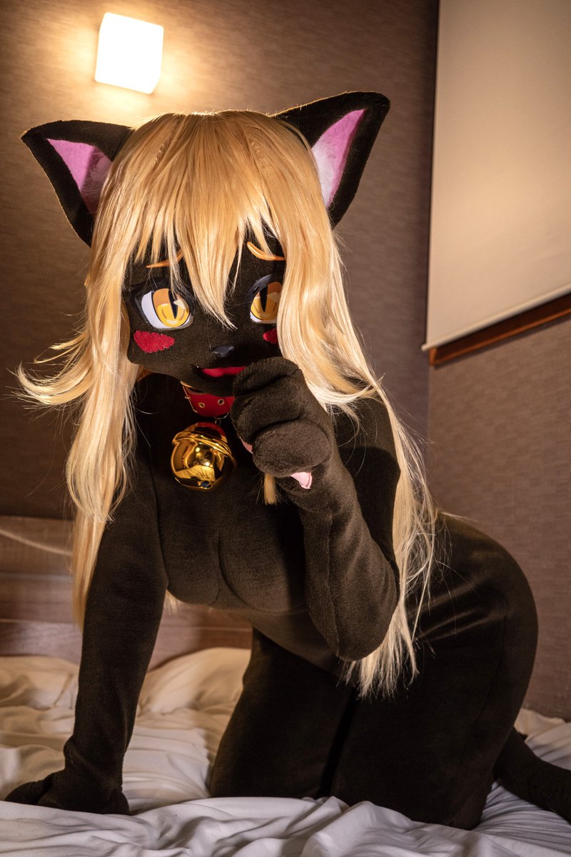 #FursuitFriday