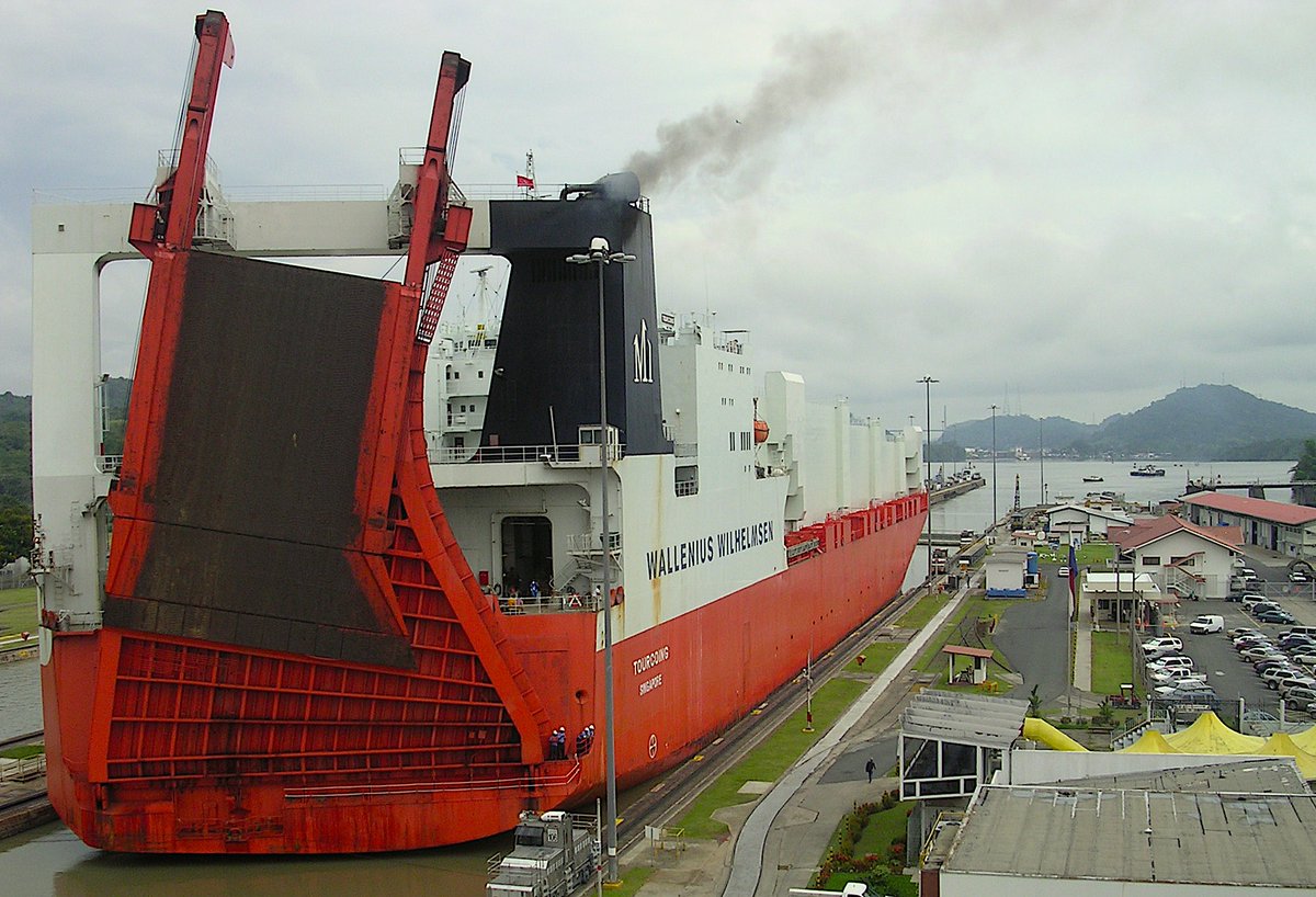 The Panama Canal connects the Pacific Ocean and Atlantic Ocean, which increases the risk of unintended introductions of marine species through this interoceanic link. So what happens when oceans connect?

Learn more in this week's Hook, Line &amp; Science: ncseagrant.ncsu.edu/hooklinescienc…