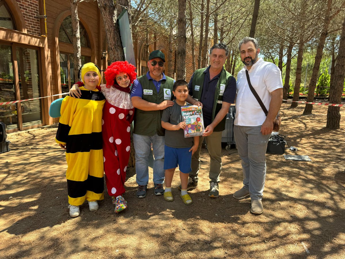 Yeşilay Pendik Şubesi (@pendikyesilay) on Twitter photo Mahallemde Yeşilay Çocuk şenlikleri kapsamında oyunları kazanan çocuklarımızda Şube Başkanımız Sayın Mehmet AYDOĞMUŞ tarafında ödülleri verildi <a href="/1920yesilay/">Yeşilay</a> <a href="/cihatturkmen34/">Cihat Türkmen</a> <a href="/mehmetDinc1920/">Mehmet Dinç</a> <a href="/canel_erdal/">Erdal Canel</a> @MehmetAYDOGMUS <a href="/myildiz007/">Mehmet Yıldız</a> <a href="/suna_ustuner/">Suna Üstüner</a> Mahallemde Yeşilay Çocuk şenlikleri kapsamında oyunları kazanan çocuklarımızda Şube Başkanımız Sayın Mehmet AYDOĞMUŞ tarafında ödülleri verildi <a href="/1920yesilay/">Yeşilay</a> <a href="/cihatturkmen34/">Cihat Türkmen</a> <a href="/mehmetDinc1920/">Mehmet Dinç</a> <a href="/canel_erdal/">Erdal Canel</a> @MehmetAYDOGMUS <a href="/myildiz007/">Mehmet Yıldız</a> <a href="/suna_ustuner/">Suna Üstüner</a>