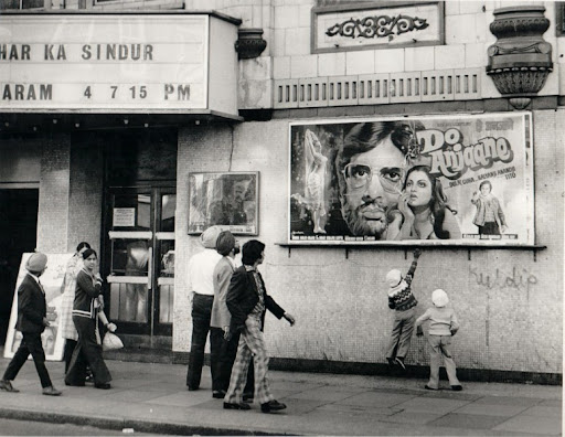The Garden Cinema (@thegardencinema) on Twitter photo MOVIES, MEMORIES, MAGIC celebrates the hybrid cinematic and cultural heritage sculpted by London’s South Asian communities. The documentary will be Introduced by Dr Ashvin Immanuel Devasundaram. Supported by <a href="/ukasianfilmfest/">UK Asian Film Festival</a> & <a href="/QMUL/">Queen Mary University of London</a>. #SAHM24
30 July: £5
thegardencinema.co.uk/film/movies-me… MOVIES, MEMORIES, MAGIC celebrates the hybrid cinematic and cultural heritage sculpted by London’s South Asian communities. The documentary will be Introduced by Dr Ashvin Immanuel Devasundaram. Supported by <a href="/ukasianfilmfest/">UK Asian Film Festival</a> & <a href="/QMUL/">Queen Mary University of London</a>. #SAHM24
30 July: £5
thegardencinema.co.uk/film/movies-me…