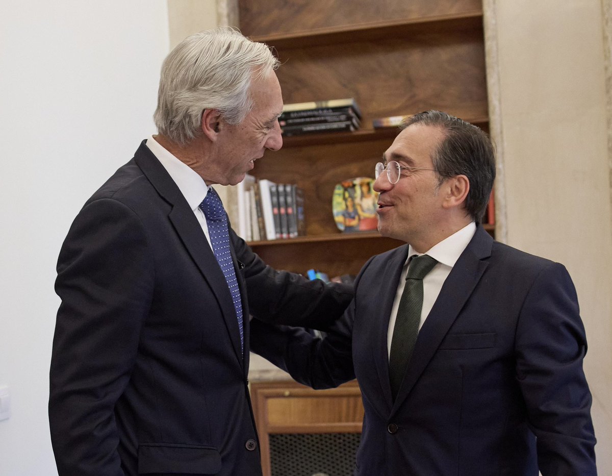 jmalbares's tweet image. Me he reunido en Madrid con el Representante Especial de la UE para el Sahel @JoaoCravinho.
Hemos hablado de la situación en el Sahel y en África Occidental, regiones prioritarias para la política exterior de España y la UE. Trabajamos juntos por su estabilidad y prosperidad.