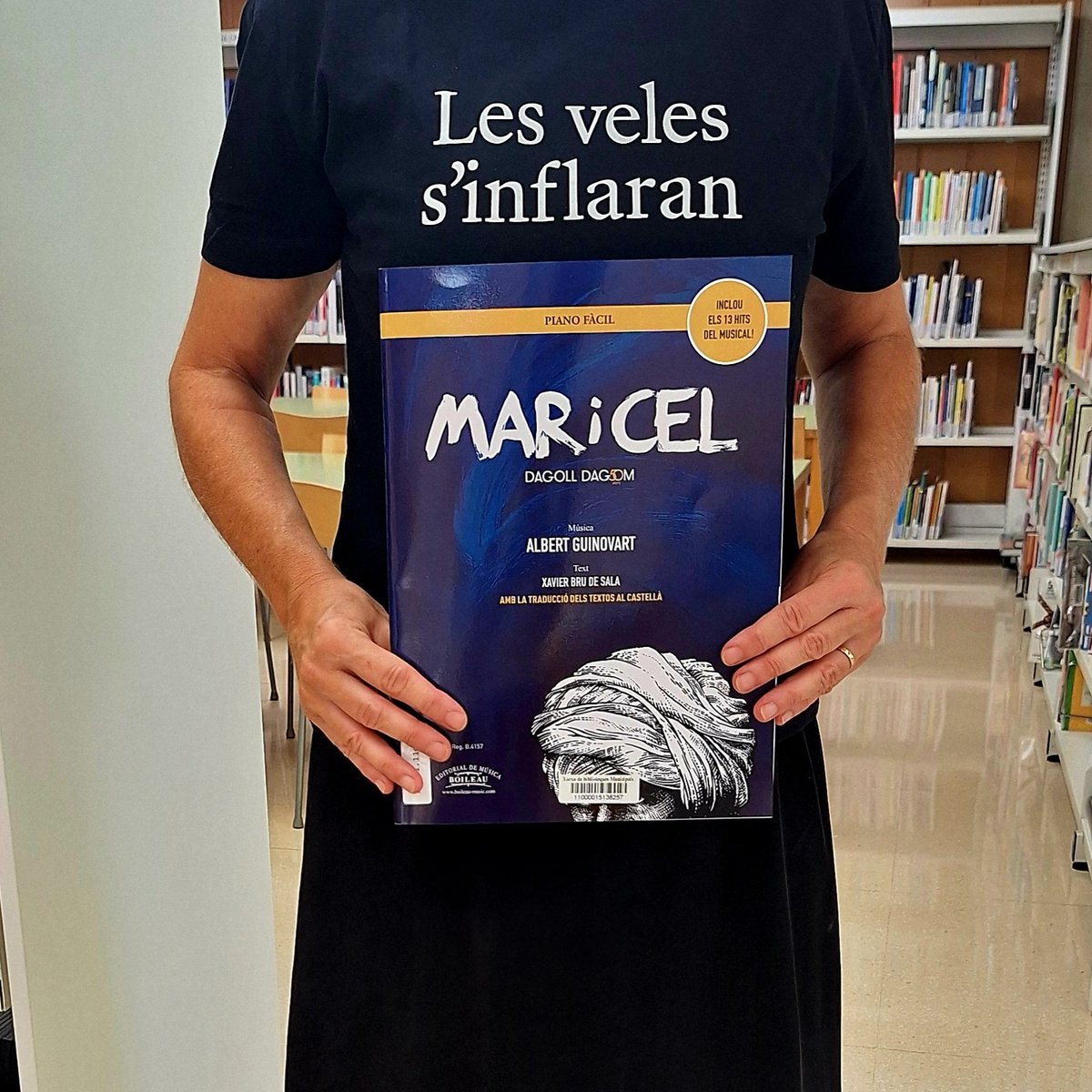 Biblioteca de Navàs (@bibliotecanavas) on Twitter photo ⛵️ Mar i cel, ... arriba el final d’un viatge!
Sempre ens quedarà la seva música 🎶. A la biblioteca ha arribat un trosset d’aquesta gran aventura que recordarem per sempre, el llibre de partitures amb les 13 cançons més icòniques.
#bibliotequesxbm #AjuntamentNavàs <a href="/dagolldagom/">Dagoll Dagom</a> ⛵️ Mar i cel, ... arriba el final d’un viatge!
Sempre ens quedarà la seva música 🎶. A la biblioteca ha arribat un trosset d’aquesta gran aventura que recordarem per sempre, el llibre de partitures amb les 13 cançons més icòniques.
#bibliotequesxbm #AjuntamentNavàs <a href="/dagolldagom/">Dagoll Dagom</a>