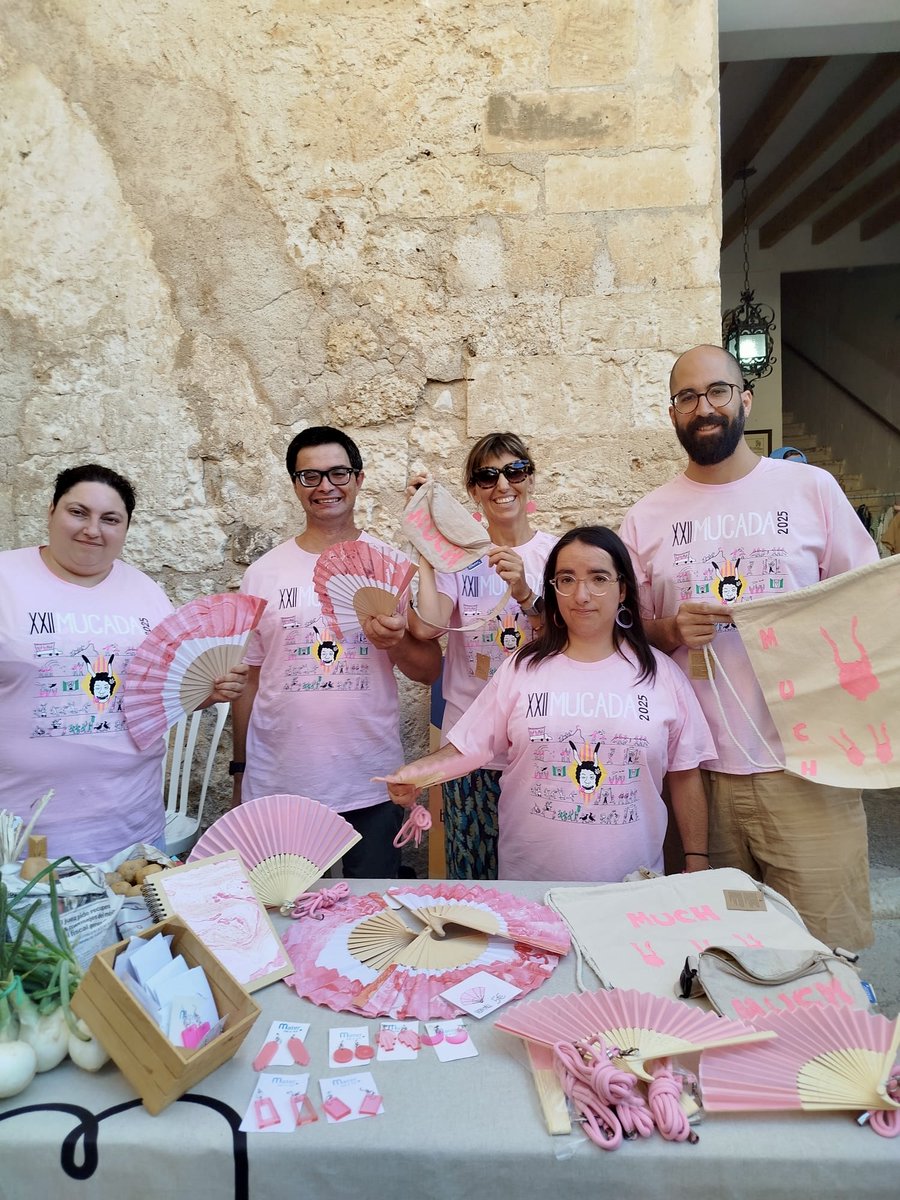 orgmater's tweet photo. 🩷A #MaterSineu ja es respira
la il·lusió per la #XXIIMucada!
Les persones usuàries de l'#Ocupacional
han elaborat una col·lecció d'#Accessoris
dedicats a la festa més esperada de l'estiu
al municipi: el #Much.
⬇️Més informació aquí:
https://t.co/mqWbHtTDWA https://t.co/3dKQnadWwj
