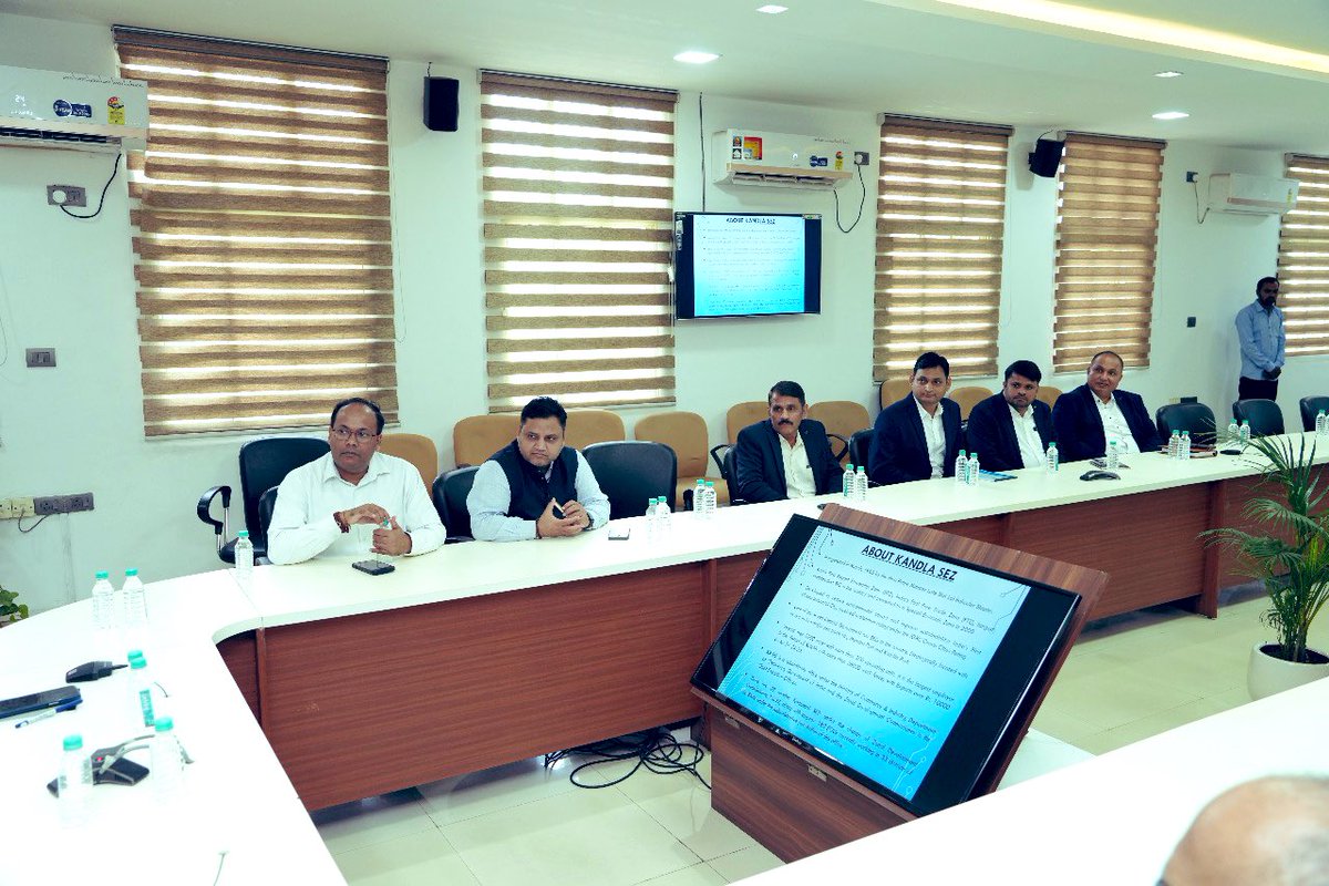 Shri Yogendra Garg, Member, CBIC undertook review of the functioning of Customs House on key performance indicators at Kandla today. During the meeting, he encouraged officers to pursue excellence, facilitate trade, and contribute proactively to the nation’s economic growth.

In