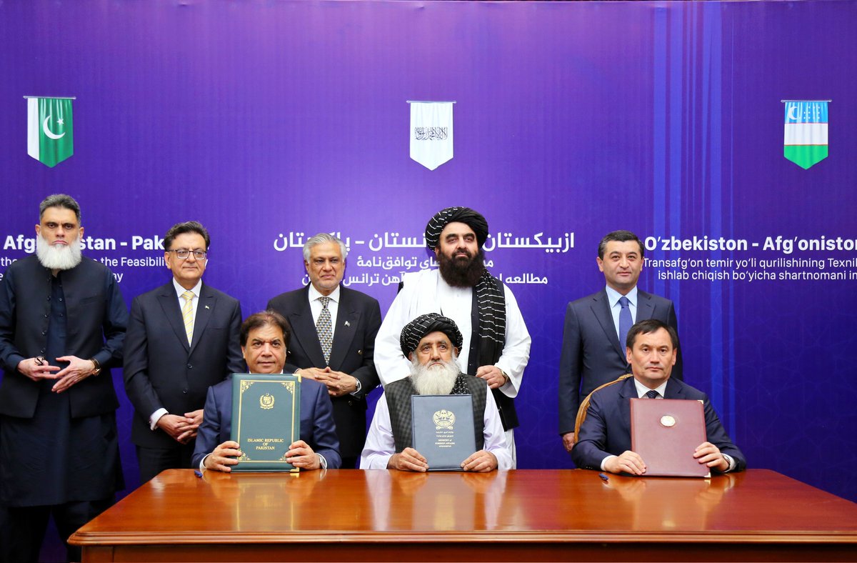 MahazOfficial1's tweet image. Update: Pakistan, Afghanistan, and Uzbekistan Mark Significant Achievement with Signing of Framework Agreement on Joint Feasibility Study for Naibabad-Kharlachi Rail Link under Uzbek-Afghan-Pak Railway Corridor, Paving the Way for Enhanced Regional Connectivity and Economic…