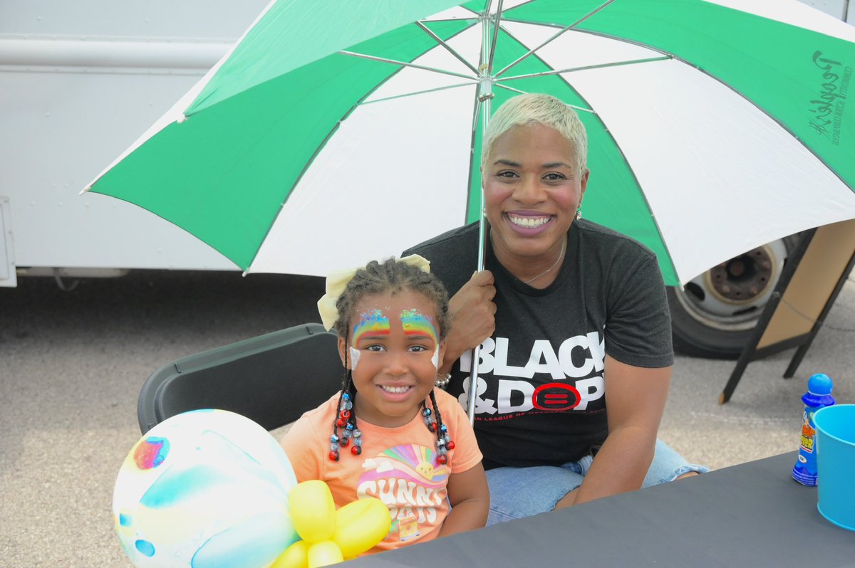 MMULSTL's tweet image. The Urban League @ULSTL Food Truck Saturday was a huge success last weekend! Thank you to all of the amazing vendors who cooked fantastic food for the victims of the tornado and the community that is still working to recover. Thank you to our amazing donors, staff, volunteers and…
