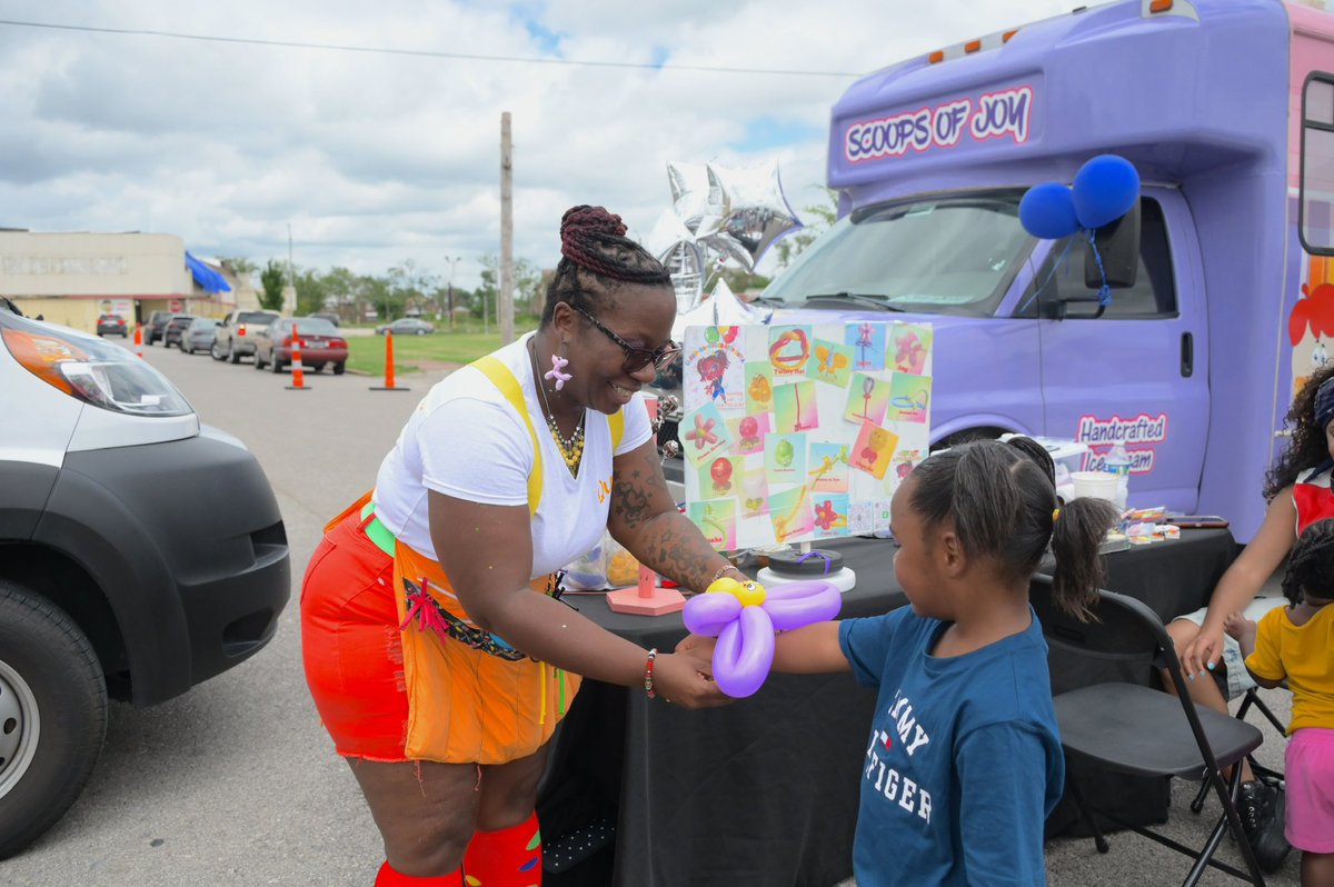 MMULSTL's tweet image. The Urban League @ULSTL Food Truck Saturday was a huge success last weekend! Thank you to all of the amazing vendors who cooked fantastic food for the victims of the tornado and the community that is still working to recover. Thank you to our amazing donors, staff, volunteers and…