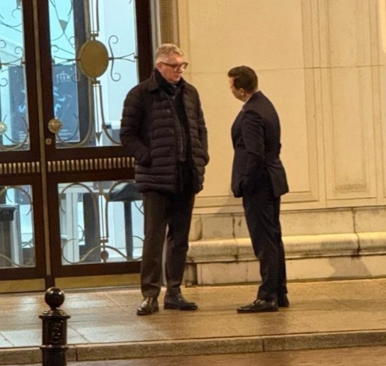 To spotkanie już chodziło na Twitterze. Jutro ponoć konferencja <a href="/TudujKrzysztof/">Krzysztof Tuduj</a> w tej sprawie. Ogólnie jeśli Platforma będzie dalej tak podzielona, a Konfereracja we Wrocławiu dalej tak nijaka, to sukcesu nie wróżę 🧐