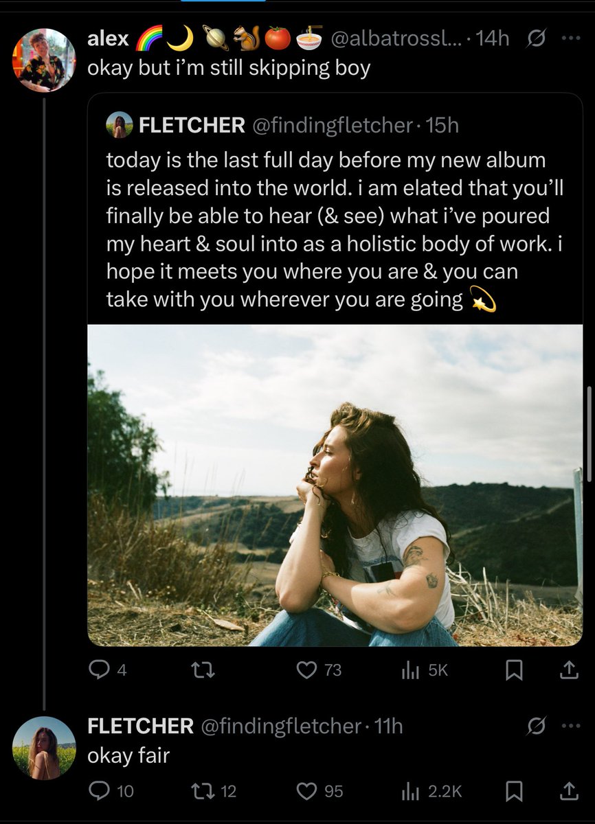 im screaming 😭😭😭😭