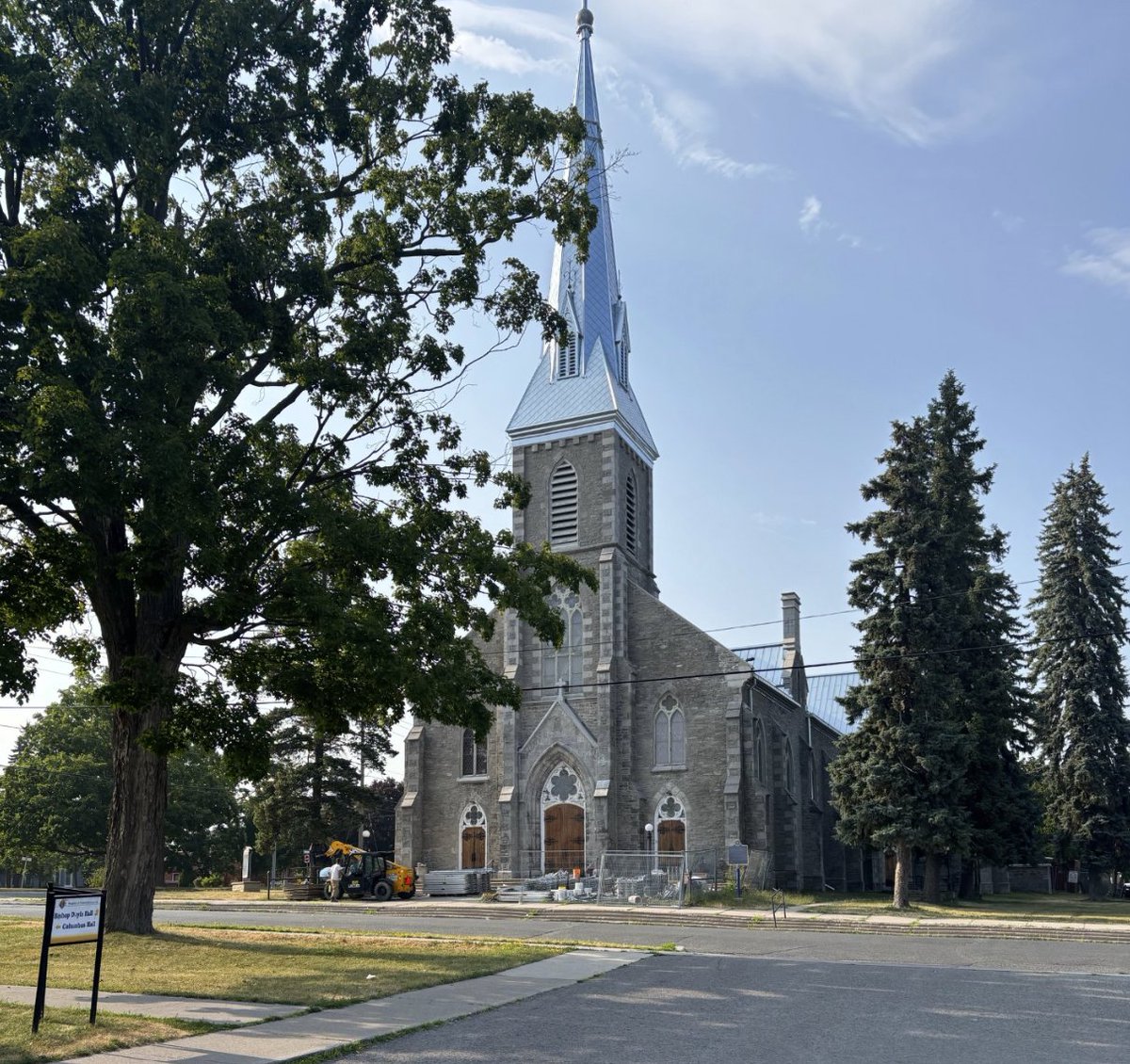 Hallelujah! The scaffolding is officially down from our Cathedral of Saint Peter-in-Chains, restoring the magnificent view. There couldn't be a better time to visit the Cathedral and stamp your Jubilee Year passport!